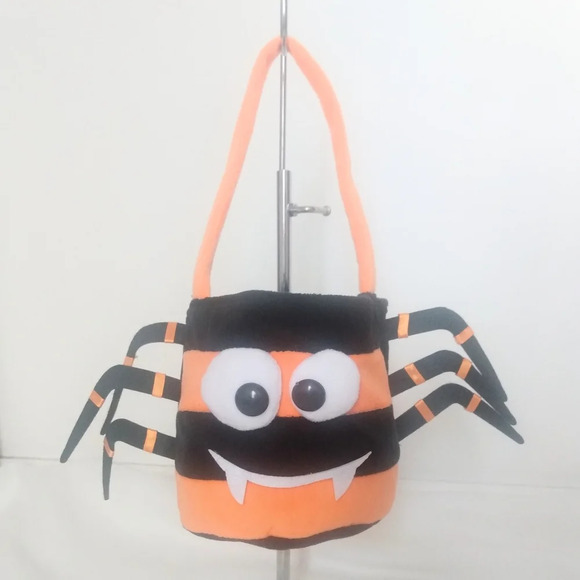 Bundle of 3 Halloween candy trick or treat bags NWOT - Picture 2 of 4